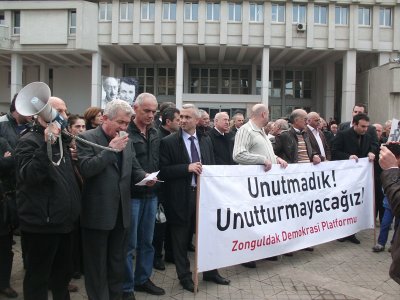 UĞUR MUMCU-DEMOKRASİ ŞEHİTLERİNİ ANMA GÜNÜ