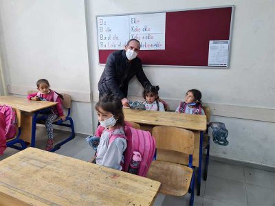 BİR KİTAP DA SENDEN KAMPANYASINDA BAĞIŞLANAN KİTAPLAR KÜTÜPHANELERE  ULAŞTIRILMAYA BAŞLANDI