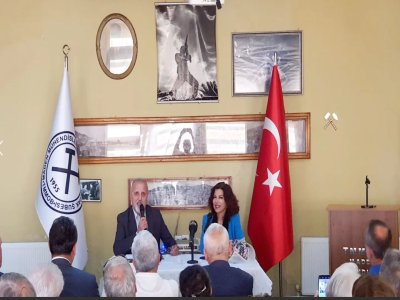 SEDEF KABAŞ SÖYLEŞİ VE İMZA GÜNÜ DÜZENLENDİ