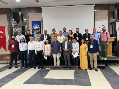 ODA BAŞKANIMIZ AYHAN YÜKSEL DİYARBAKIR`DA DÜZENLENEN MERMER İŞLETMELERİNDE İŞÇİ SAĞLIĞI VE İŞ GÜVENLİĞİ SEMPOZYUMUNA ÇAĞRILI BİLDİRİ SUNMAK ÜZERE KATILDI.