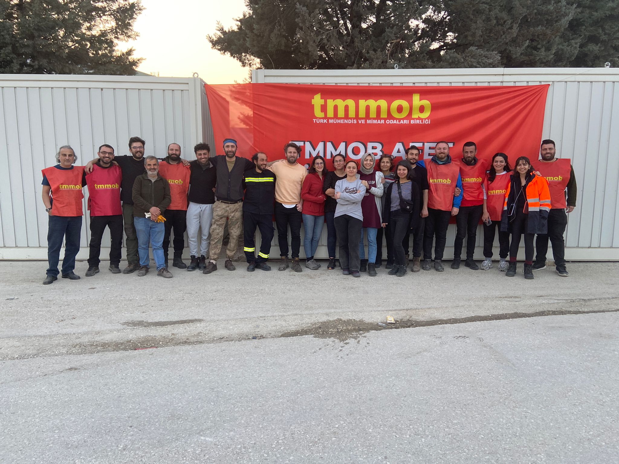 Deprem bölgesindeki dayanışma çalışmalarına destek için Adıyaman, Kahramanmaraş/Pazarcık ve Hataydaydık. 